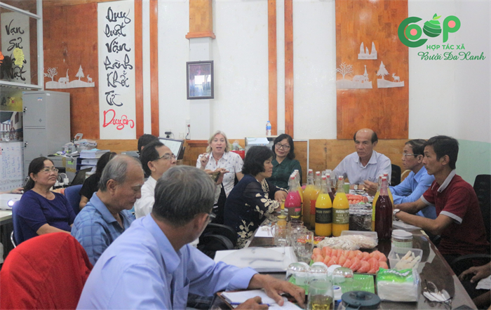 Giám đốc dự án VCED tham dự cuộc họp HĐQT đầu tiên trong năm mới của HTX Bưởi da xanh Bến Tre